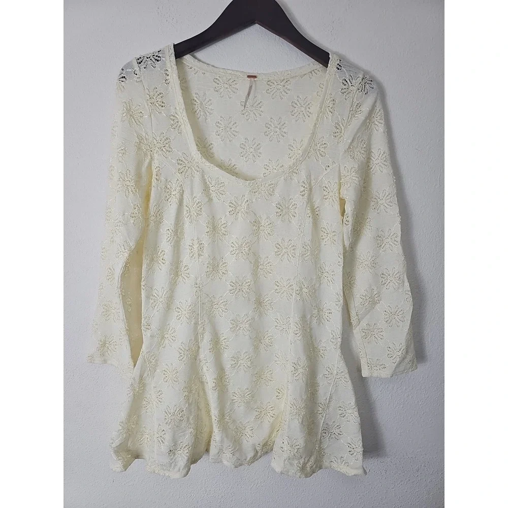 FREE PEOPLE IVORY Daisy Eyelet Lace Godet‎ Peplum Top Size Large